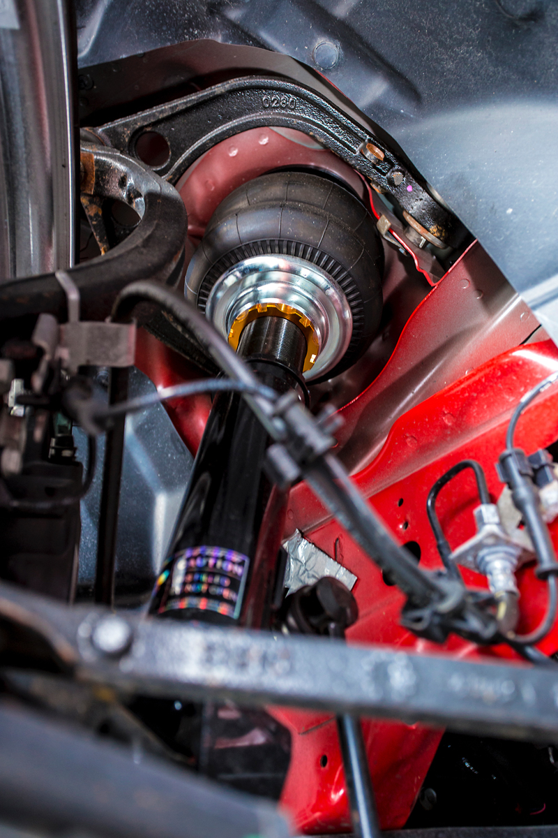 雑誌掲載情報＞カスタムカーにLUXZ チャレンジャーが掲載！ | airforce