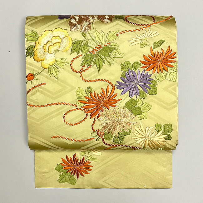 牡丹に菊文様刺繍の名古屋帯 65,000円(税込)帯22-11-51 | アンティーク