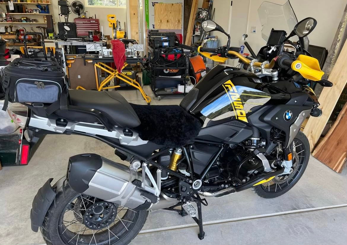 R1200/R1250 GS/RT Custom Driver's Seat Cover – Alaska Leather