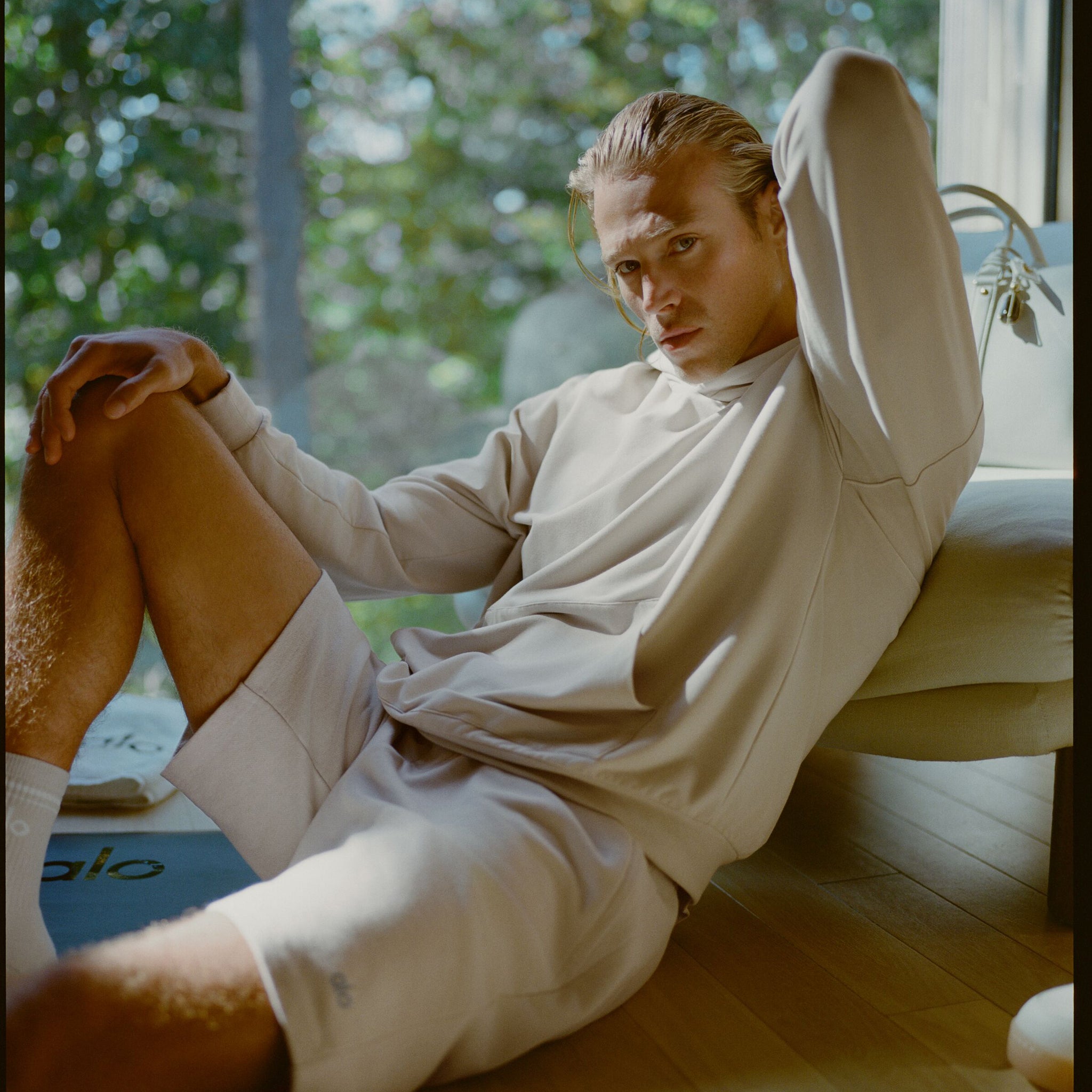 mensmobilecat_2048x2048.