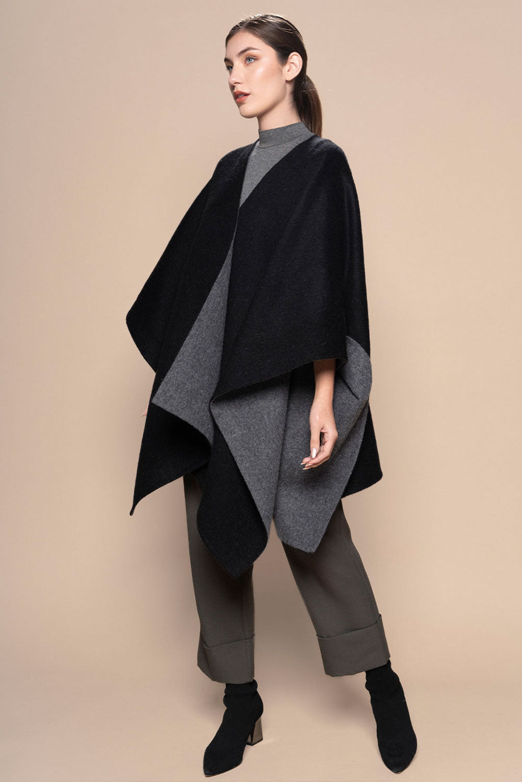 Reversible Baby Alpaca Cape – Alpaca Collections