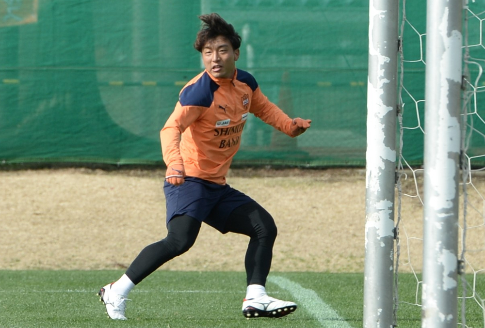 清水エスパルスの山原怜音が新背番号「14」に込めた思いとは…「何でも