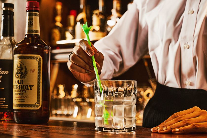 サンゾー工務店発、 パーティーグッズ「ハンドラー(マドラー)」が