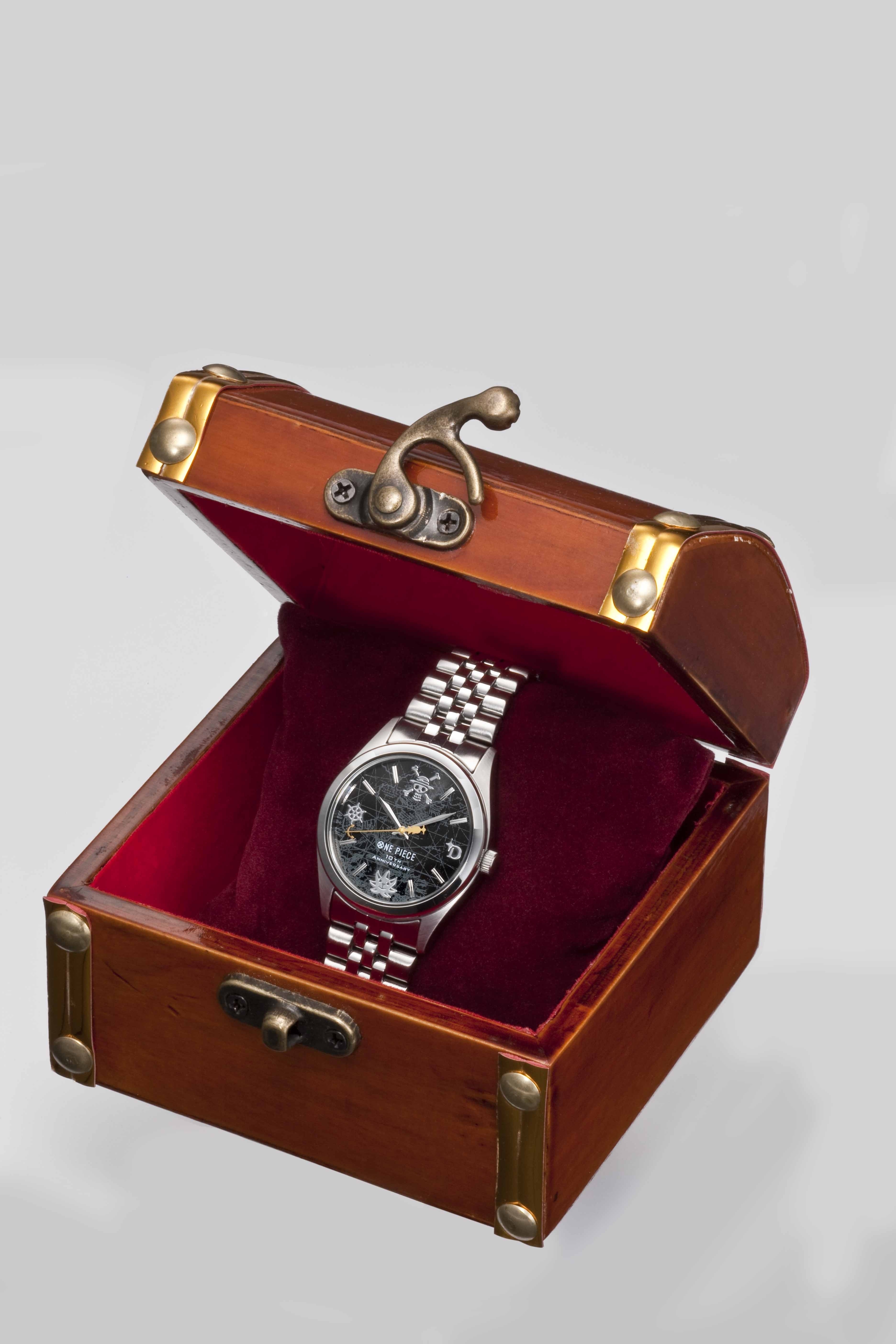 ファン待望の公式アイテムついに登場！ ワンピース 10周年記念公式