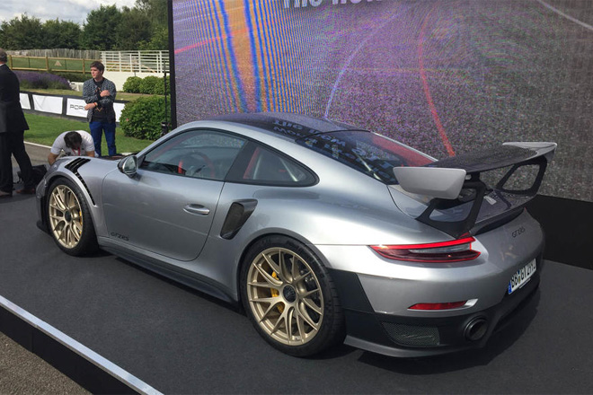 ポルシェ911 GT2 RS」を知る3つのツボ 700ps／0-100km/h 2.8秒／最高速