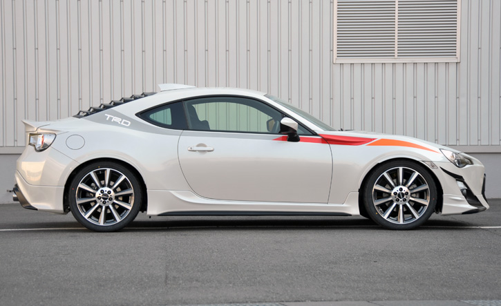 トヨタ86(ZN6系)用サイドステップ TRD(Performance Line)エアロ｜GR86