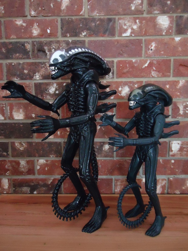Gentle Giant Alien Replica Review - Alien vs. Predator Galaxy