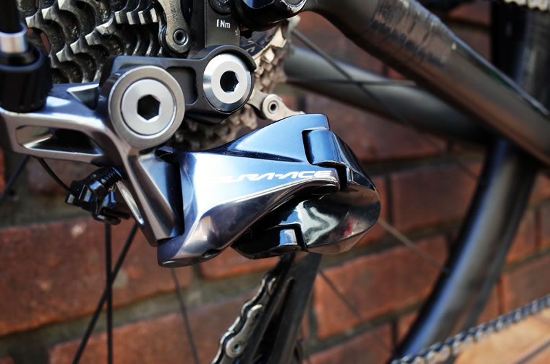 気が付けば大体デュラエース(´_ゝ｀) リアディレイラーをデュラエース