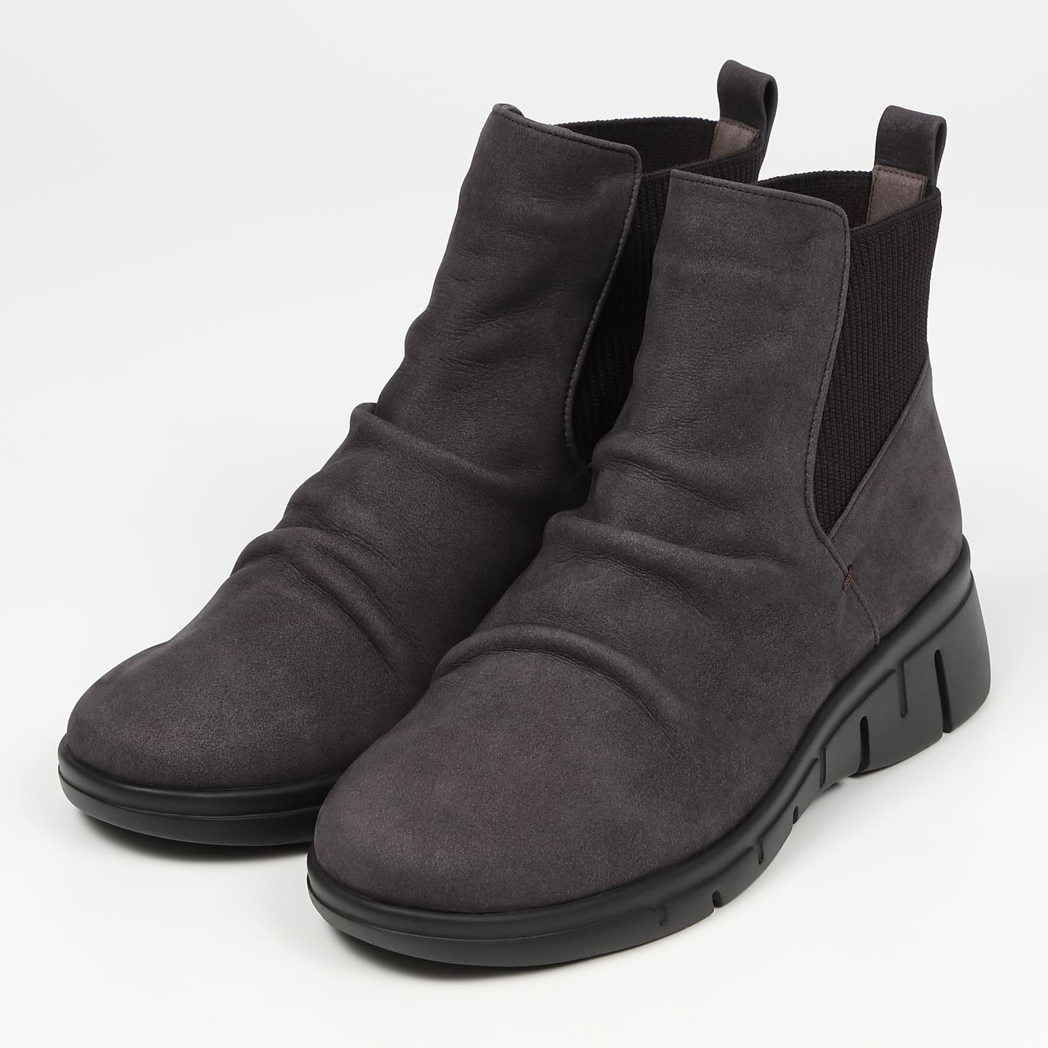 VITA NOVA（ヴィタノヴァ）リブデザインショートブーツ ブラック