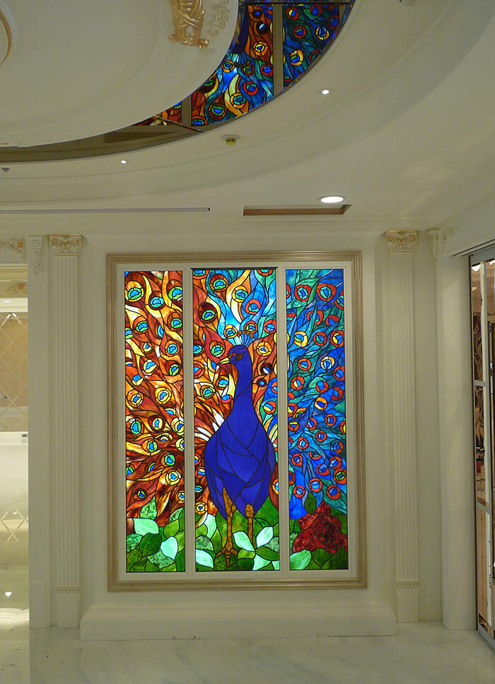 鳥・犬・猫・魚などのデザイン-013「孔雀」|ステンドグラスバロック
