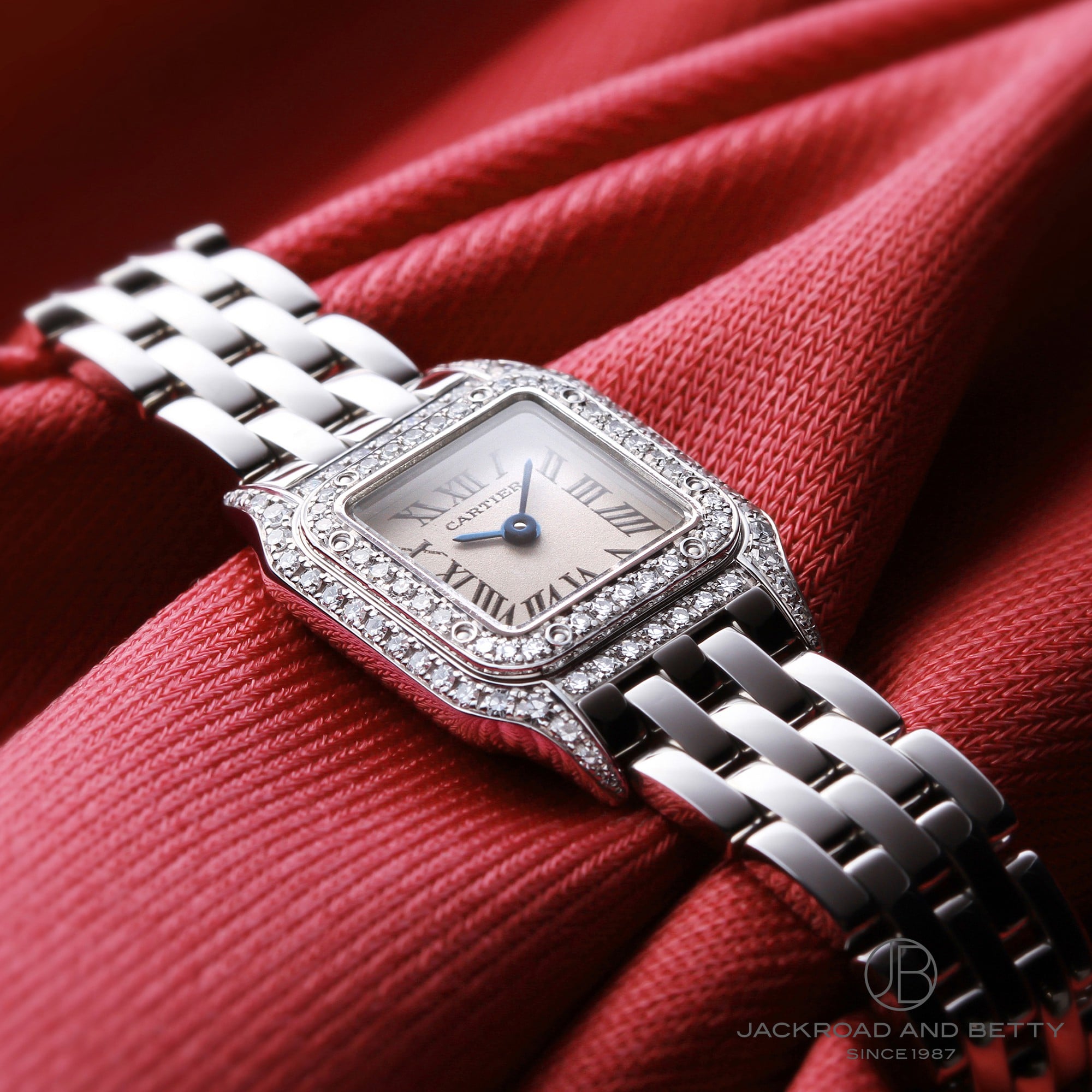 カルティエの「パンテール」を徹底解説！～ジュエリーのように使える