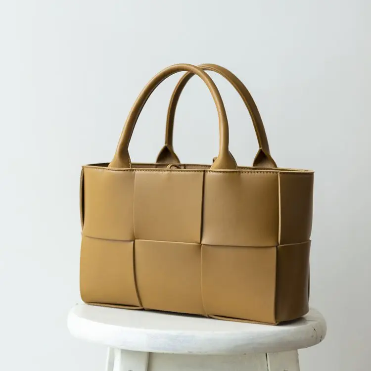 ボッテガ・ヴェネタ BOTTEGA VENETA｜バッグ・レディース腕時計専門店