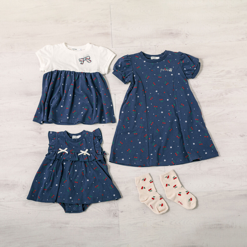 お揃い】チェリー総柄ワンピース型ロンパースベビー(60~80cm)(60cm