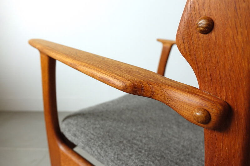 Bellbet | Model.50 Armchair in oak by Erik Buch エリックバック