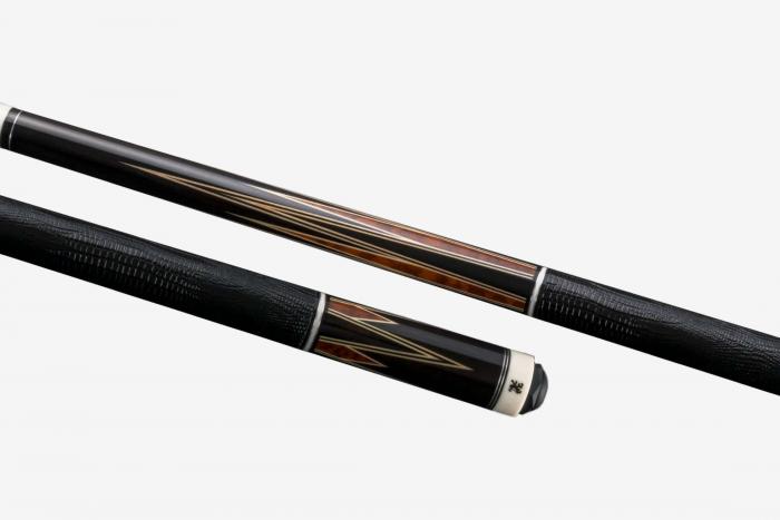 Adam | ビリヤード用品・キュー販売のベル インターナショナル