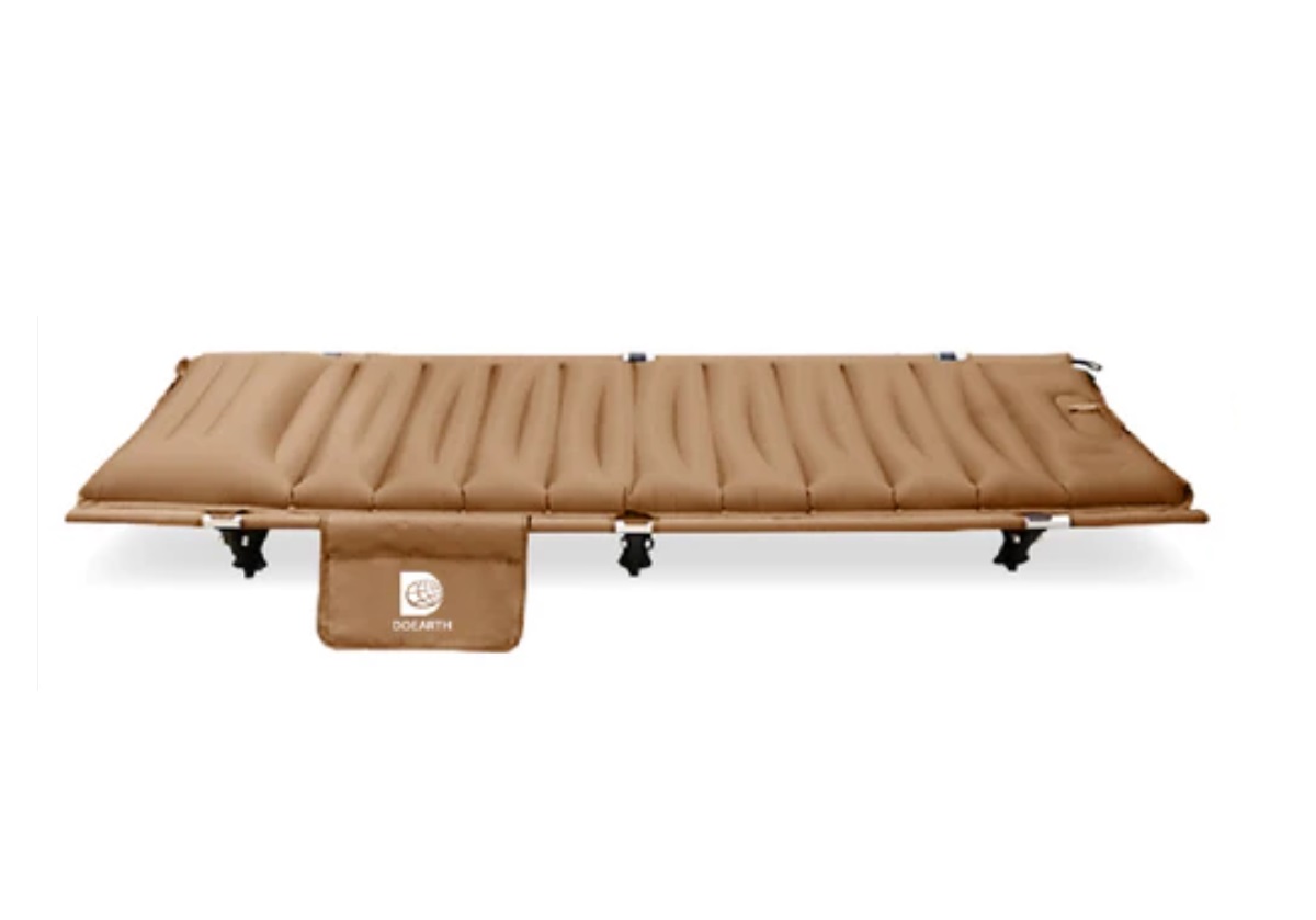 DOEARTH／キャンプ泊に沼るエアーコットマット Gussuri | 道具・ギア