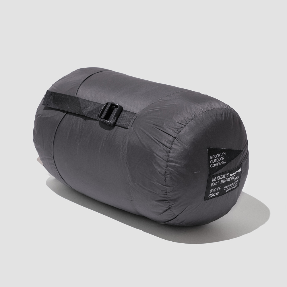 ホワイトダックダウンを贅沢に使用した本格シュラフがBROOKLYN OUTDOOR