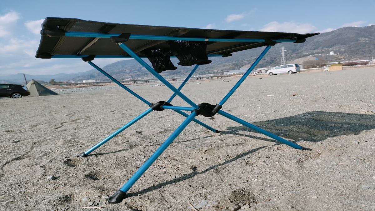 ヘリノックス「テーブルワン」の使用感をレポート！「チェアワン」との