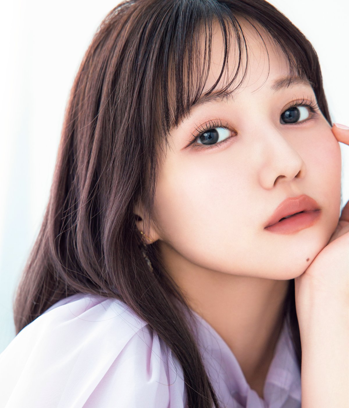 イヴ・サンローランのピンクベージュリップでかわいさをプラス♡【顔