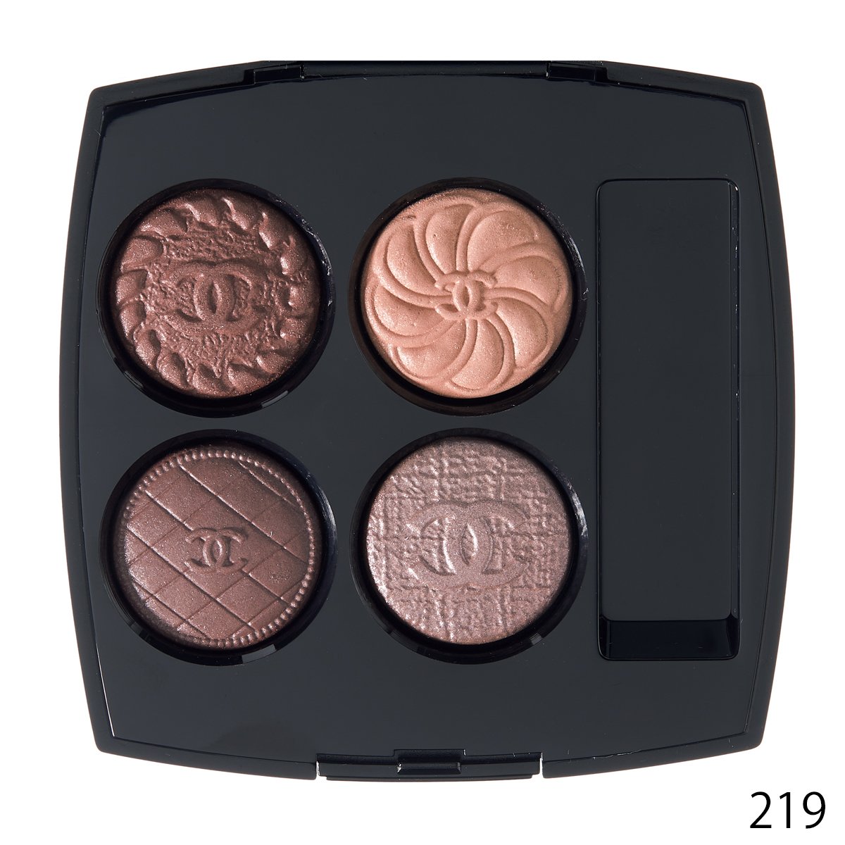 2025秋冬】シャネルのアイシャドウ！限定の新色＆ベスコス受賞アイテム