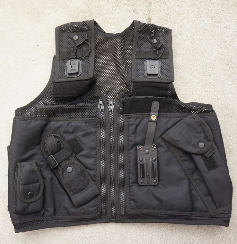 英警察タクティカルベストSMALL黒 新品 - ミリタリーサープラス