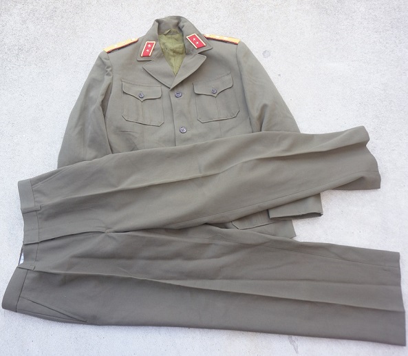 ベトナム軍制服上下セット - ミリタリーサープラス キャンプ・ビッキー