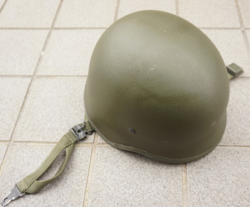 ドイツ連邦軍(ドイツ軍)M826ヘルメット サイズ51-54(SMALL寸