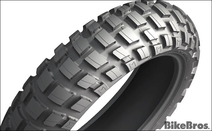 ダートにも高速走行にも強い全路面対応タイヤ『ANAKEE WILD』とは