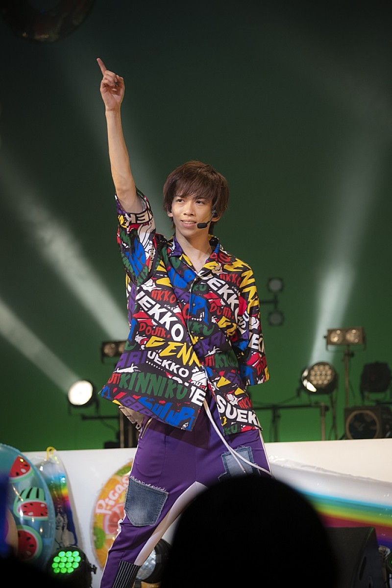 台風で機材届かぬも決行、超特急ツアー最終の沖縄公演レポート到着