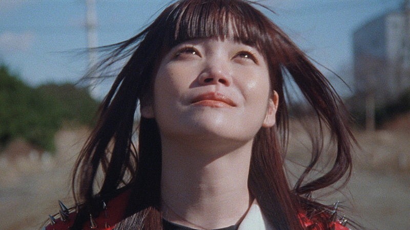 BiSH、吉井和哉が提供したラストシングル「Bye-Bye Show」MVで再び馬糞