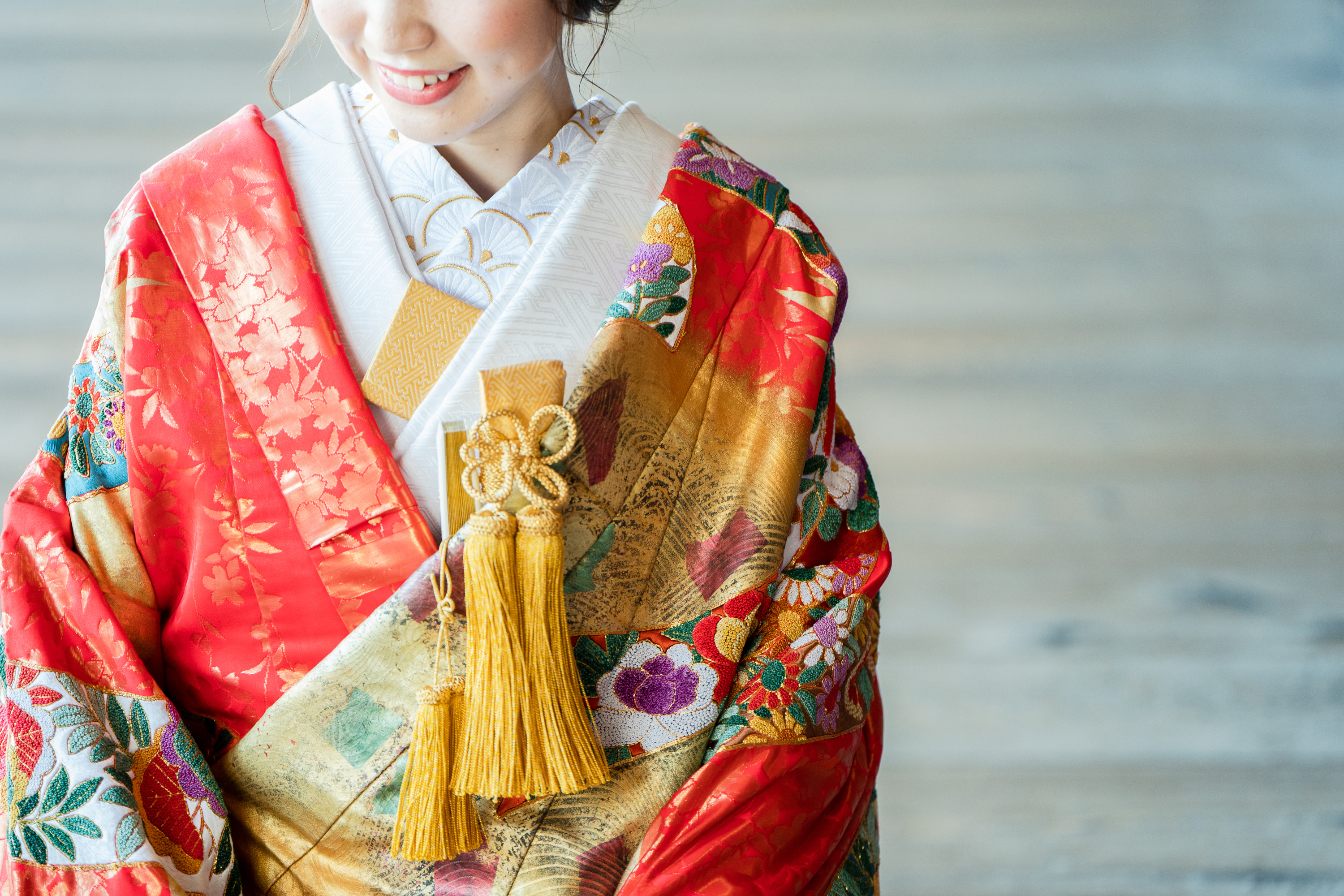 相良刺繍の赤い色打掛・83番について｜京都美翔苑