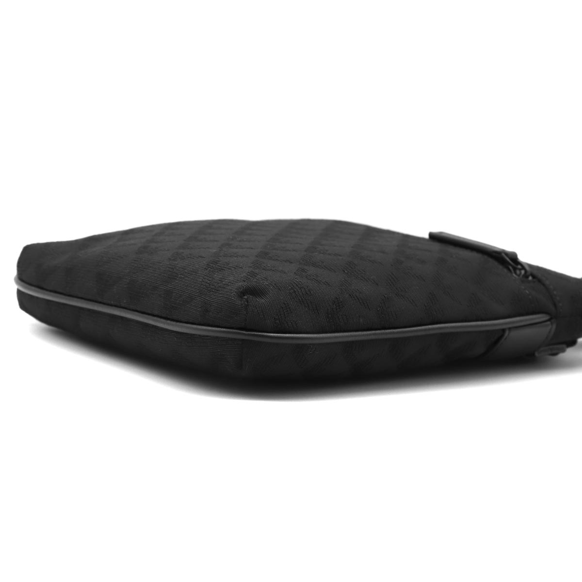 エンポリオアルマーニ ショルダーバッグ/クロスボディ/メッセンジャー