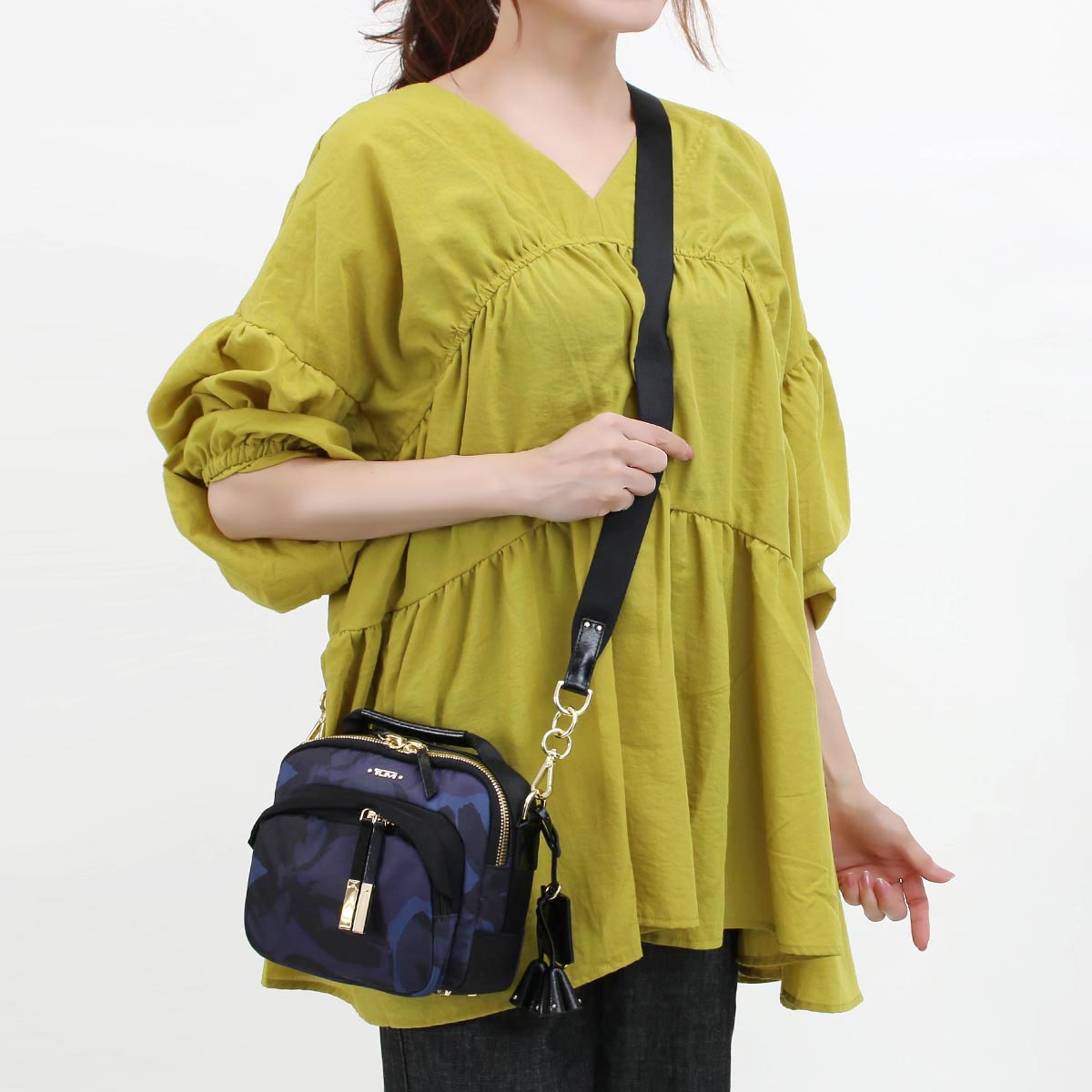 トゥミ ショルダーバッグ/ハンドバッグ バッグ レディース