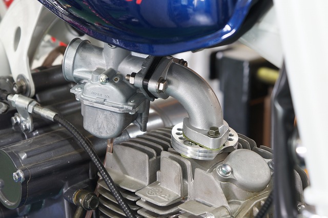 横型エンジン用マニホールド回転アダプター モンキーやダックス