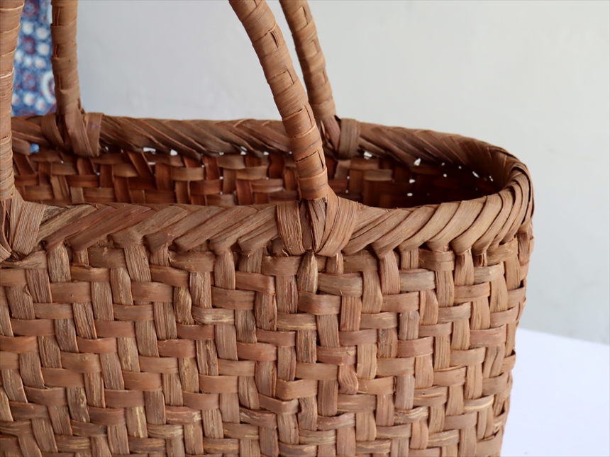 やまぶどう籠バッグ 白皮8mm 横長 巾34cm 高さ（本体）23cm 重さ370g