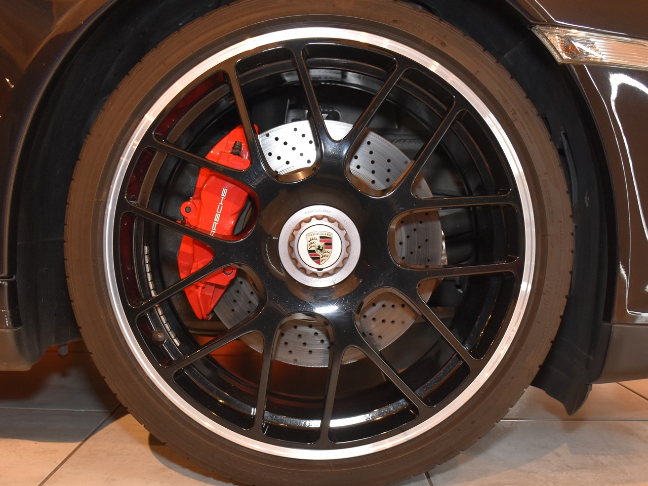 ポルシェ|911(Type997)|カレラ4GTS スポーツエグゾースト 19インチ