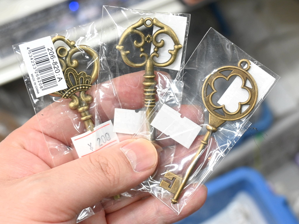 antique_key_01.jpg