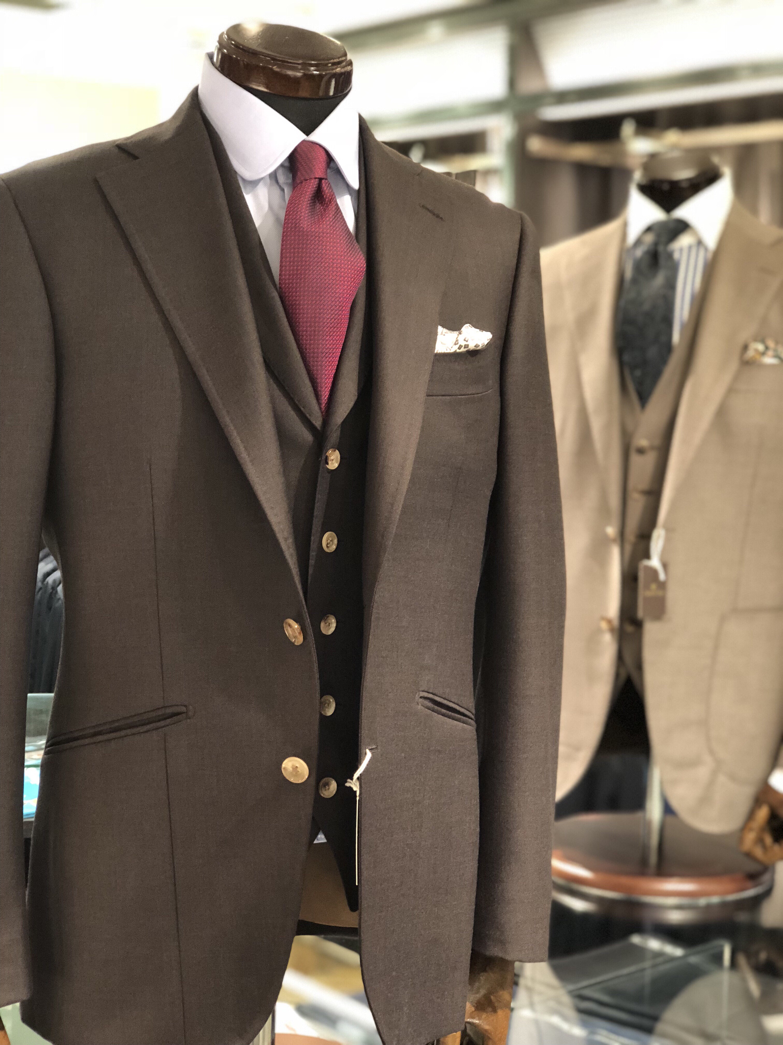 過去最高の品揃え！ブラウンスーツを作ってみた！｜オーダースーツなら