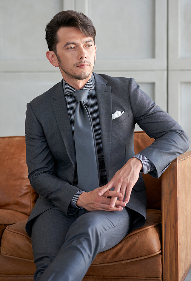 グレースーツ・無地のコーディネート（Loro Piana）｜306743-65-8