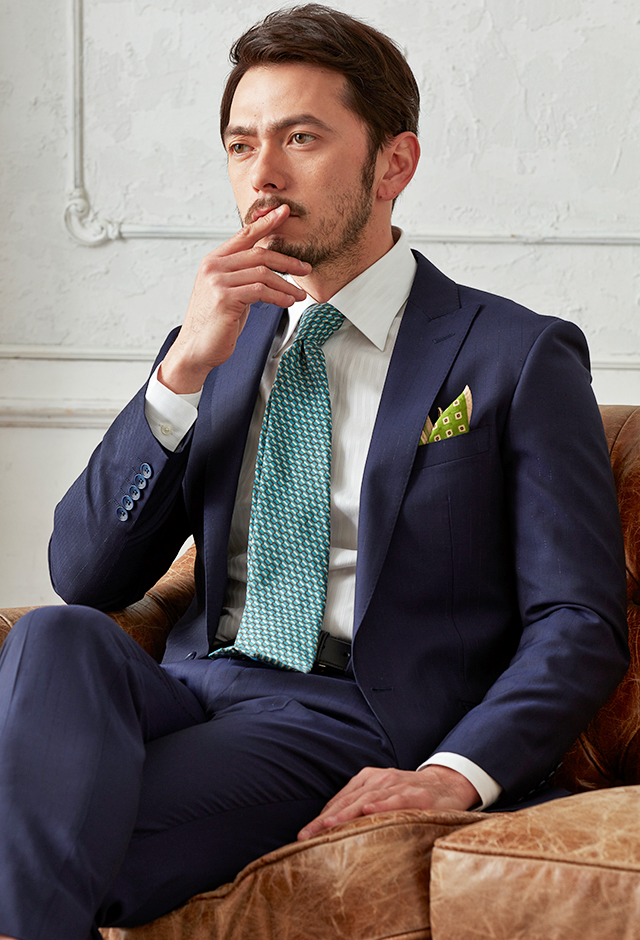 ネイビースーツ・ストライプのコーディネート（Cloth Ermenegildo