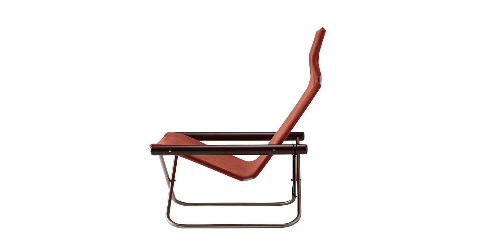 ニーチェアエックス ダークブラウン × レンガ | D&DEPARTMENT