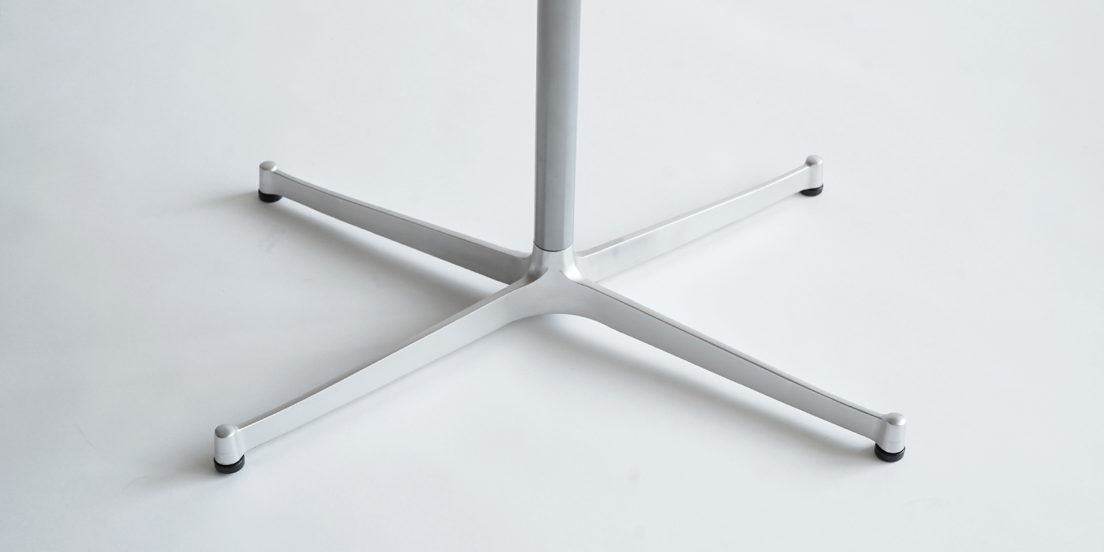 LAUAN TABLE SQUARE・06（木天板） | D&DEPARTMENT