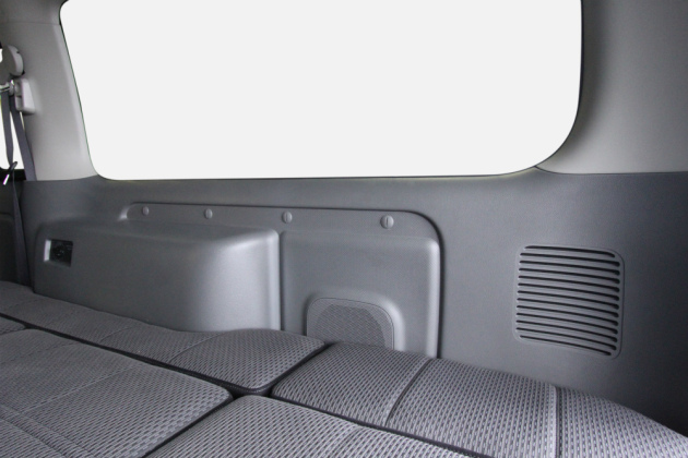 ESサイドテーブルをNV350キャラバンへ取り付け！｜トランポ