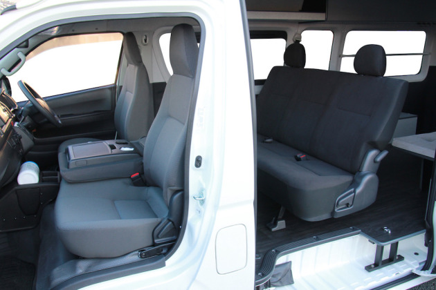 200系ハイエースDX車セカンドシートをS-GLシートに変更！｜トランポ