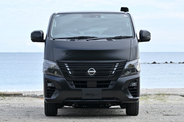 日産キャラバン純正ヘッドライト インナーブラック塗装｜トランポ