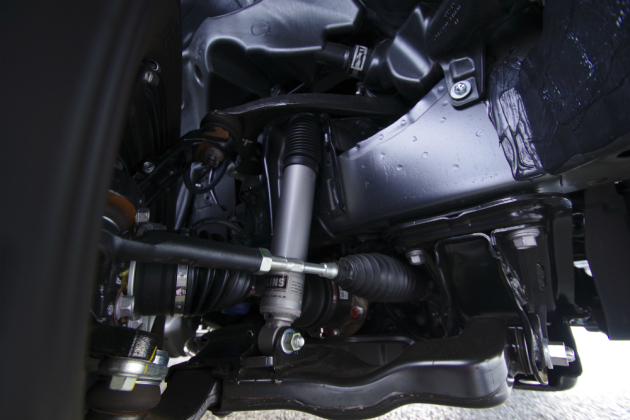 ハイエースの長距離ドライブが快適♪足回りカスタム｜トランポ