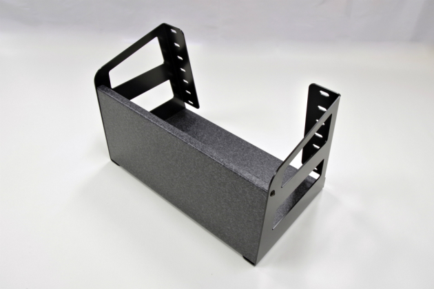 ハイエースやキャラバンの小物入れで役立つ！ESツールトレー｜トランポ