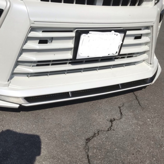 持ち込みパーツ「80ヴォクシーのフロントロアグリル」の塗装依頼