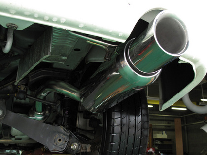 RN6 ストリーム マフラー交換｜自動車チューニング/パーツ取付 - HKS