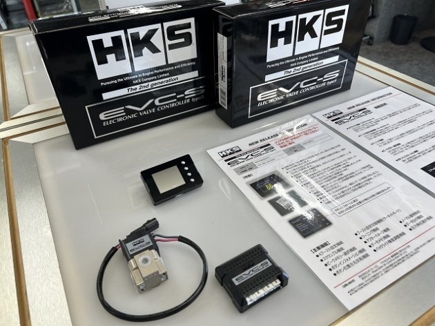 新商品 ブーストコントローラー EVCーS2展示中｜自動車